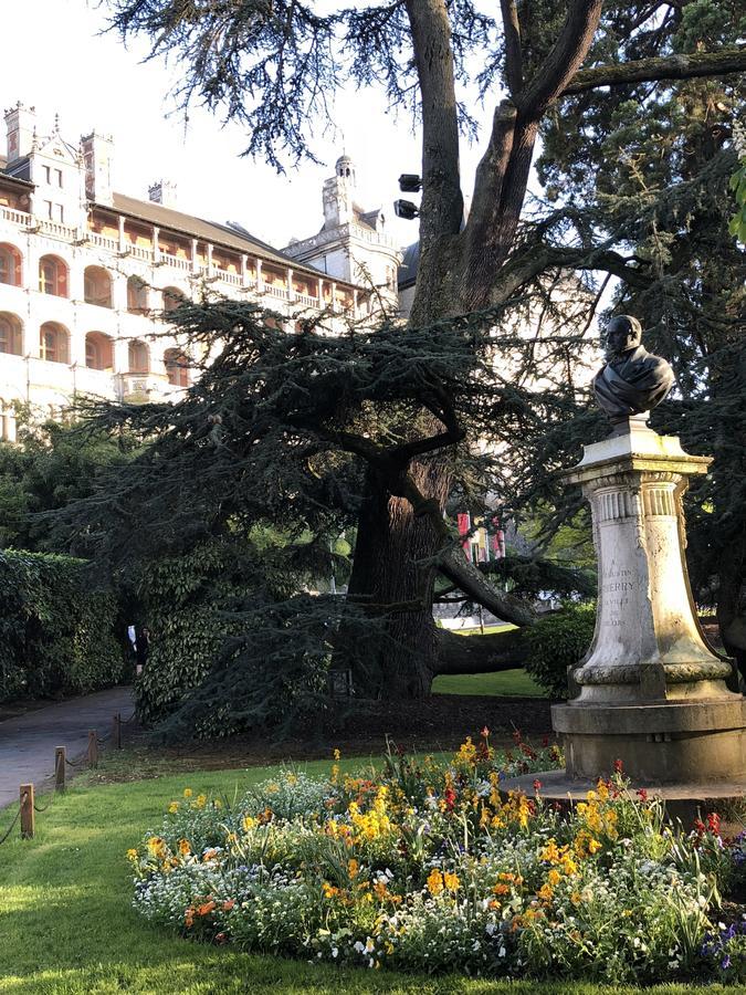 Logis Hotel Louise De Savoie บลัวส์ ภายนอก รูปภาพ